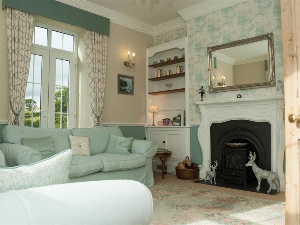 ローンソン Poole Farm Bed & Breakfast エクステリア 写真
