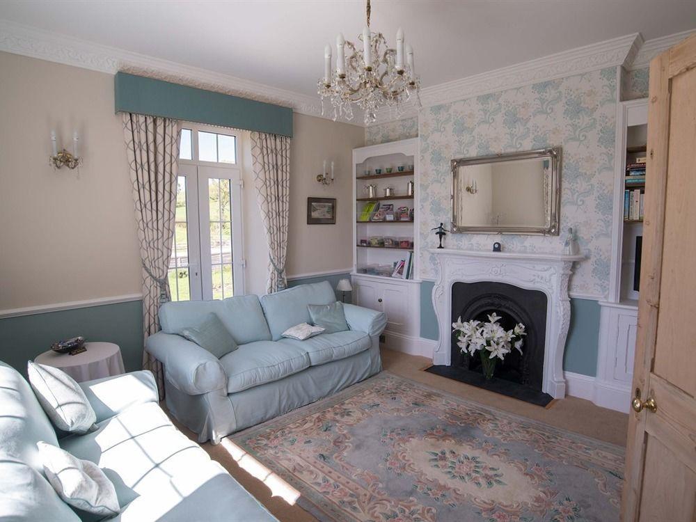 ローンソン Poole Farm Bed & Breakfast エクステリア 写真