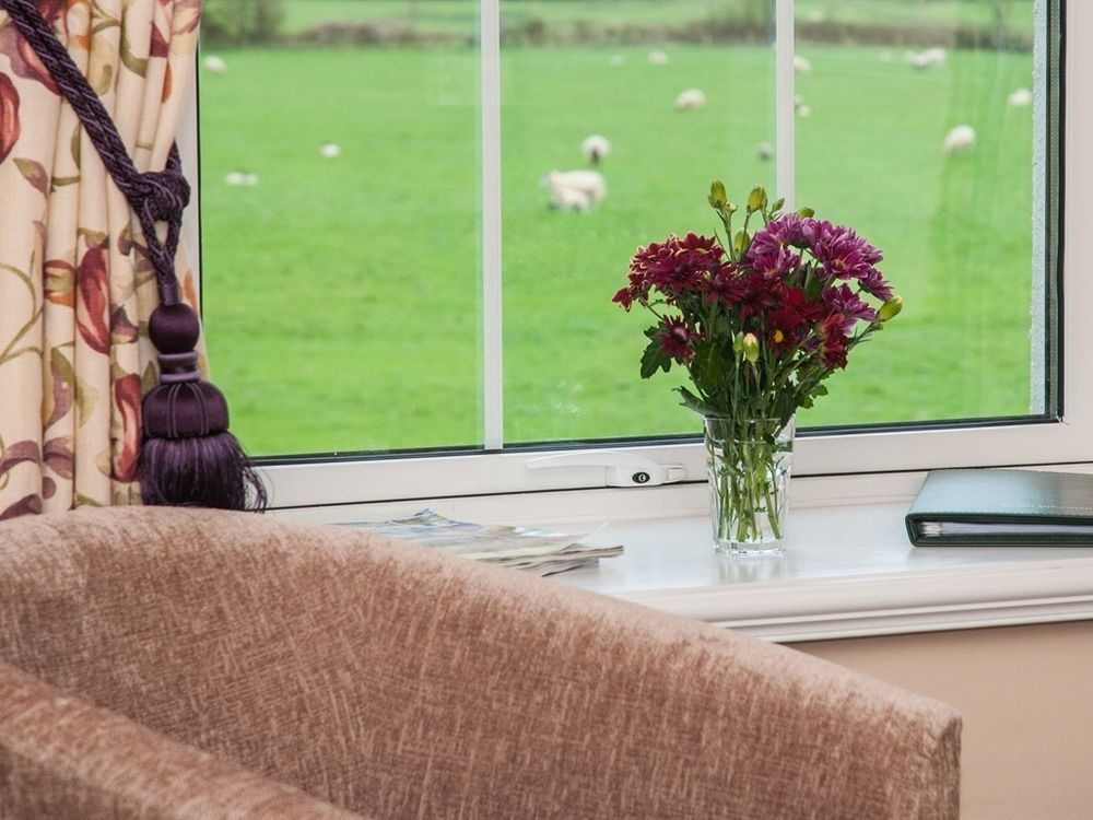 ローンソン Poole Farm Bed & Breakfast エクステリア 写真